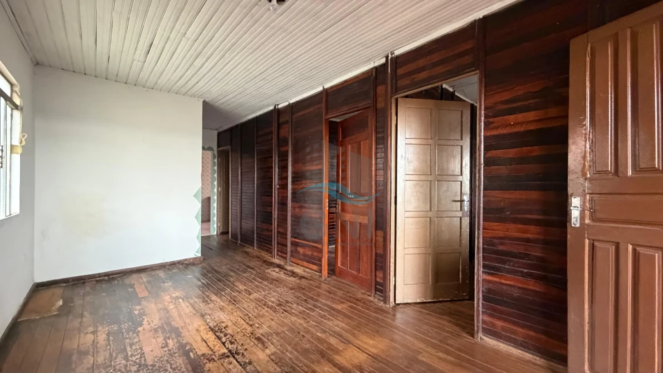 CASA A VENDA - BANCÁRIOS
