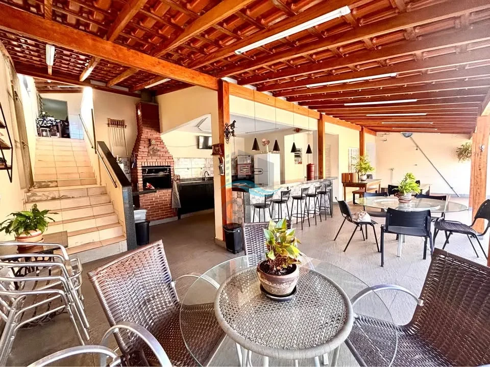 Imagens do imóveis CASA À VENDA  - AEROPORTO