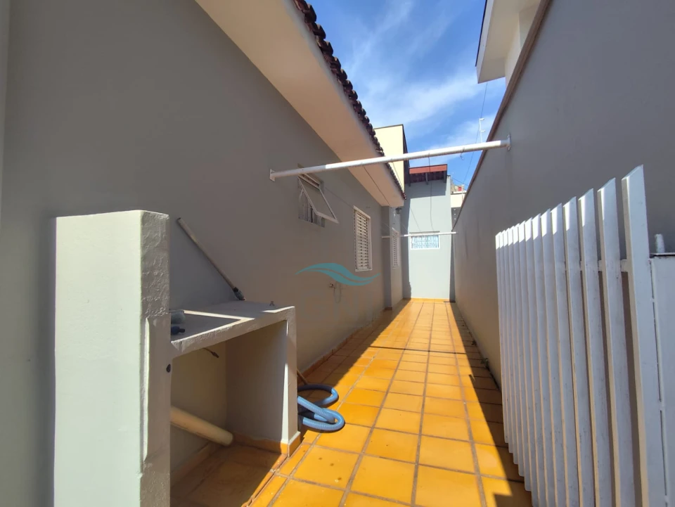 Imagens do imóveis CASA PARA LOCAÇÃO RESIDENCIAL/COMERCIAL - BAIRRO AURORA