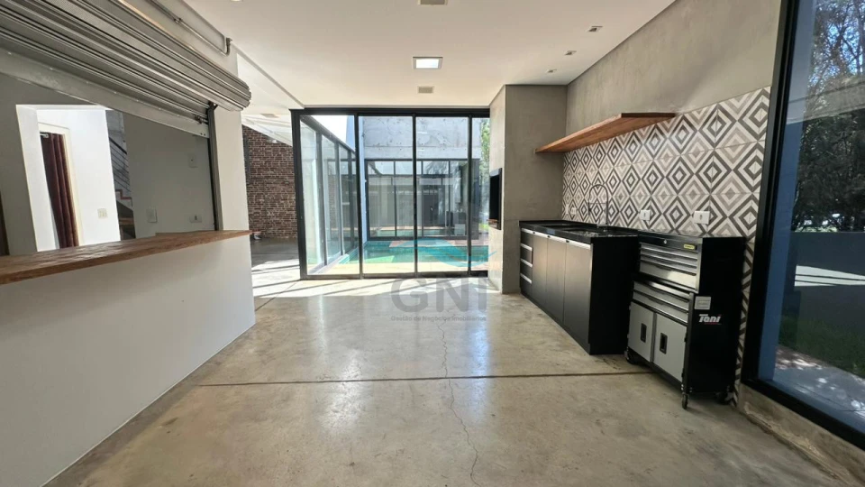 Imagens do imóveis CASA PARA LOCAÇÃO - CONDOMÍNIO ALPHAVILLE II