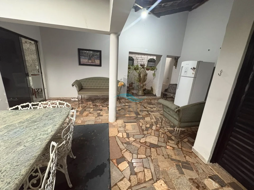 Imagens do imóveis CASA A VENDA - AV. SOUZA NAVES (IBIPORÃ)