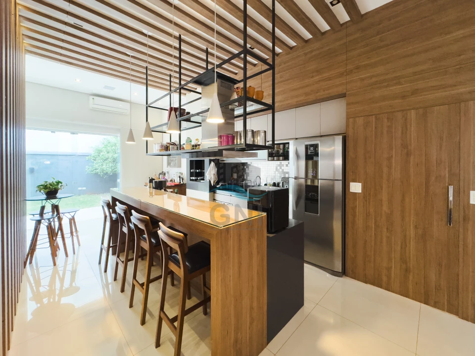 Imagens do imóveis CASA A VENDA - CONDOMINIO ALPHAVILLE II