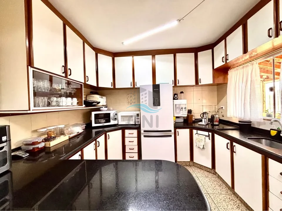 Imagens do imóveis CASA À VENDA  - AEROPORTO