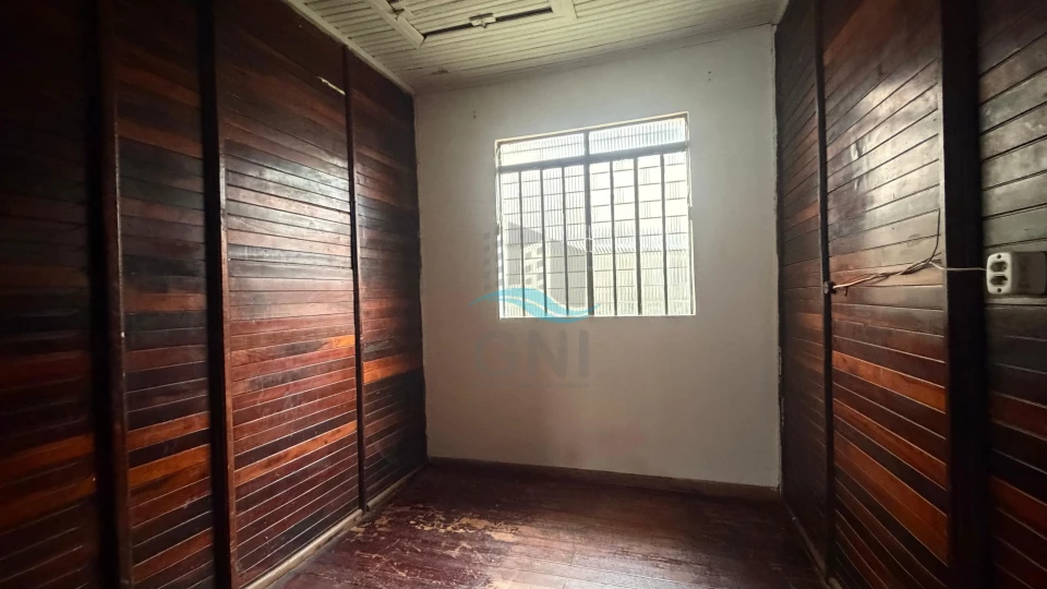 CASA A VENDA - BANCÁRIOS