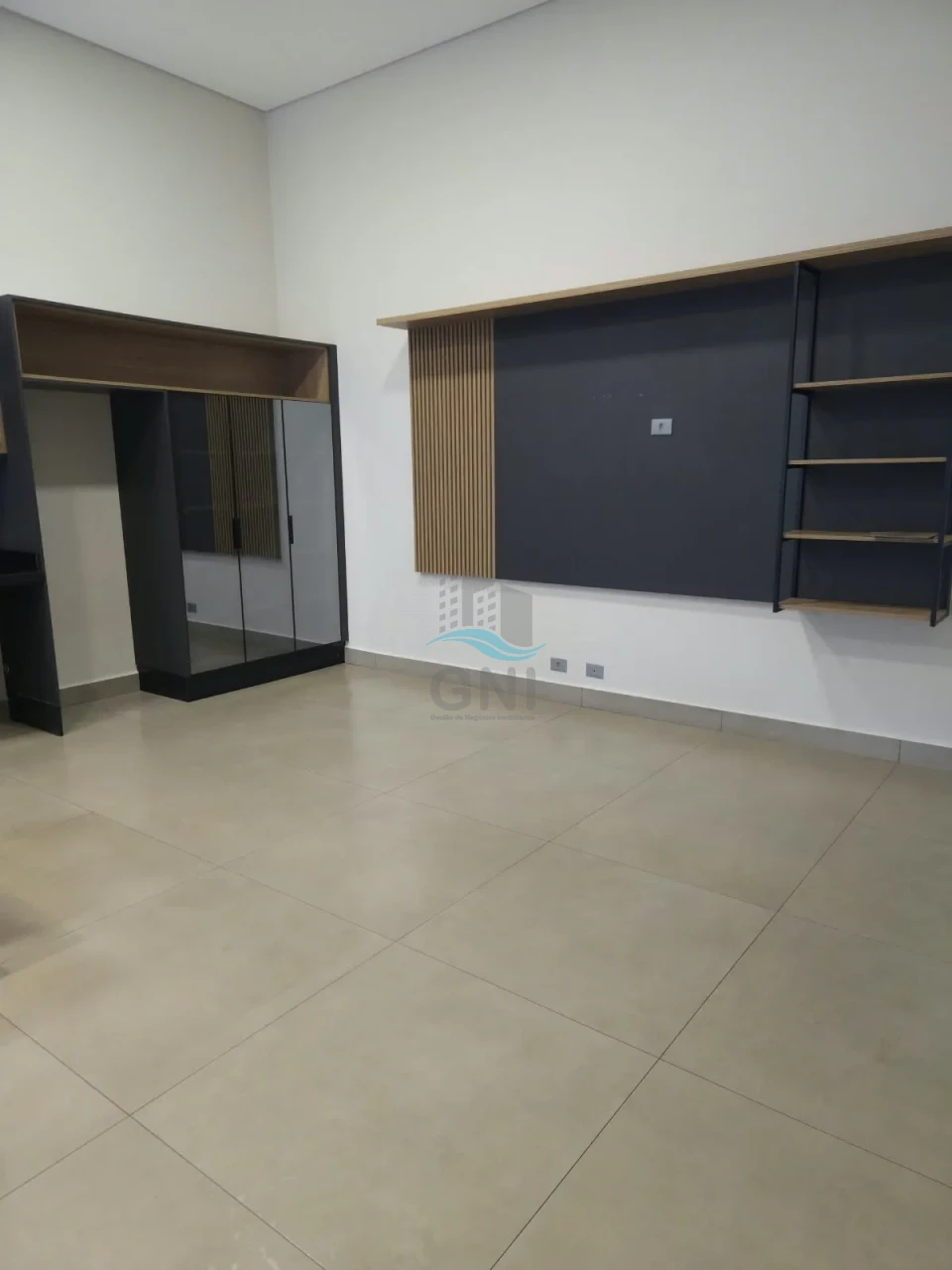 CASA SOBRADO A VENDA - JARDIM TOZZI