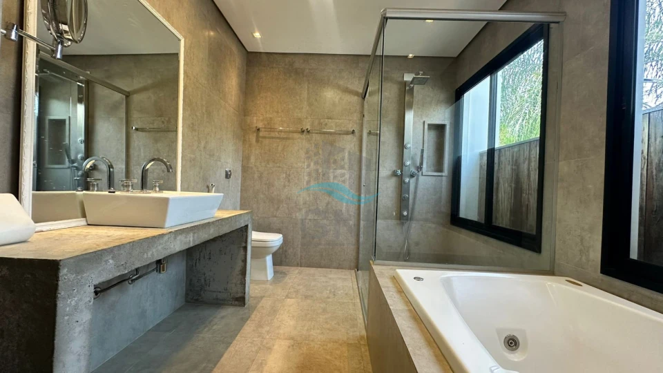 Imagens do imóveis CASA PARA LOCAÇÃO - CONDOMÍNIO ALPHAVILLE II