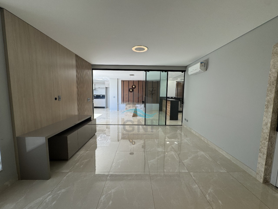 Imagens do imóveis CASA A VENDA - CONDOMINIO ROYAL BOULEVARD