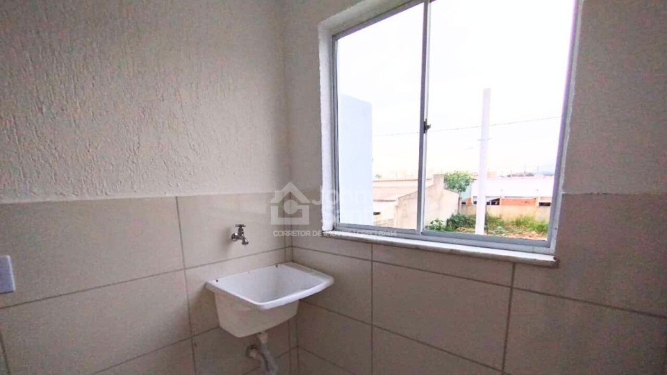 Casa 2 quartos com quintal