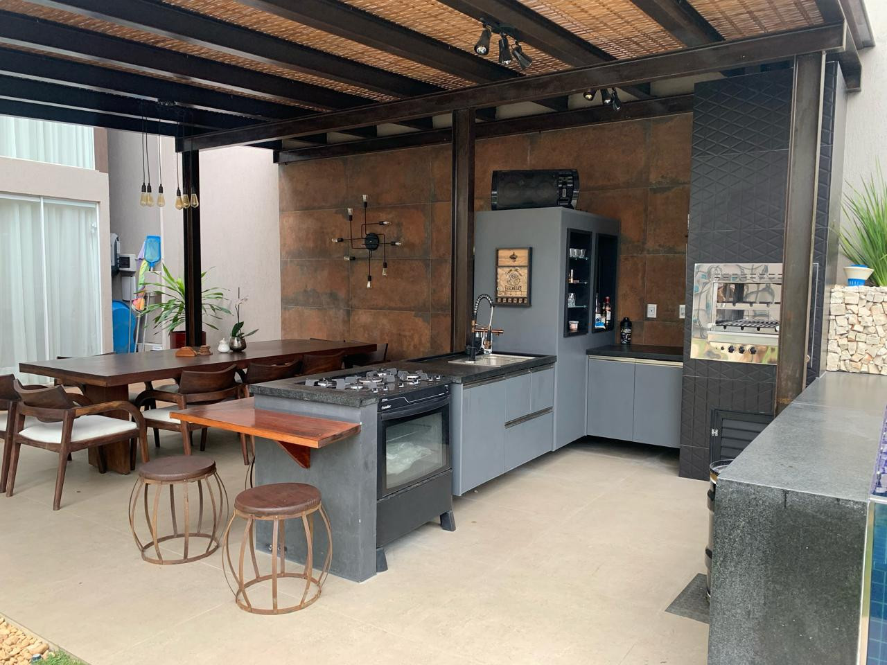 Imagens do imóveis Casa em Condomínio Á Venda no Condomínio Rua Solta