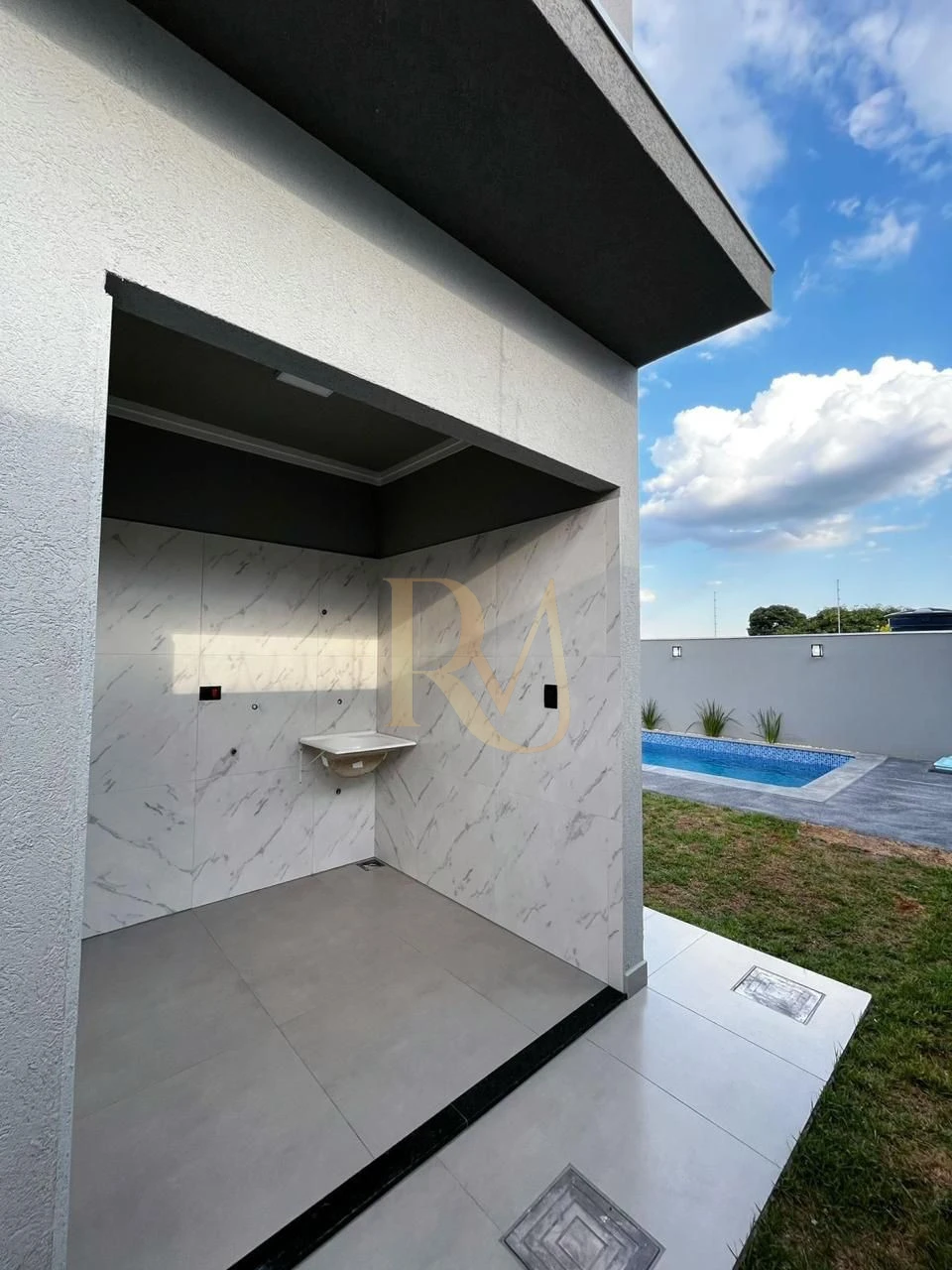 Imagens do imóveis Casa Alto Padrão com Piscina e Área Gourmet