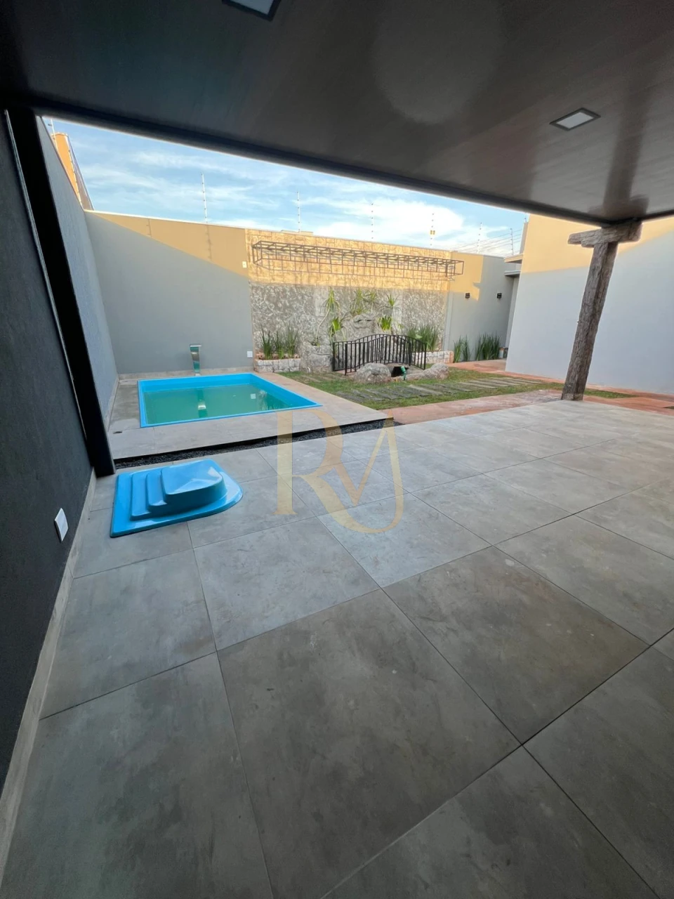 Imagens do imóveis Imóvel com piscina 2 quartos sendo 01 suíte