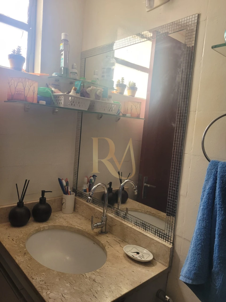 Imagens do imóveis Imóvel a venda com 02 quartos e sacada