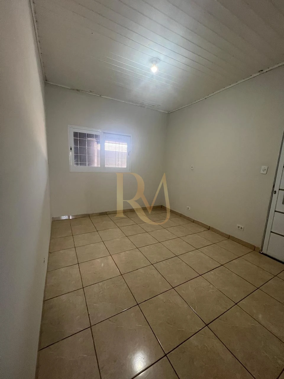 Imagens do imóveis IMOVEL A VENDA COM 03 QUARTOS E EDICULA NOS FUNDOS