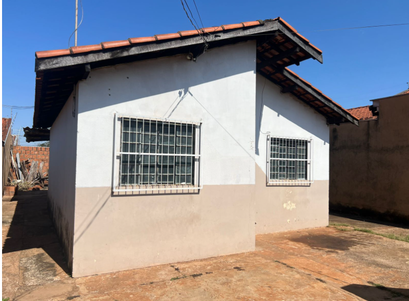 Imagens do imóveis Imóvel com 2 Quartos, Sala Ampla e Varanda