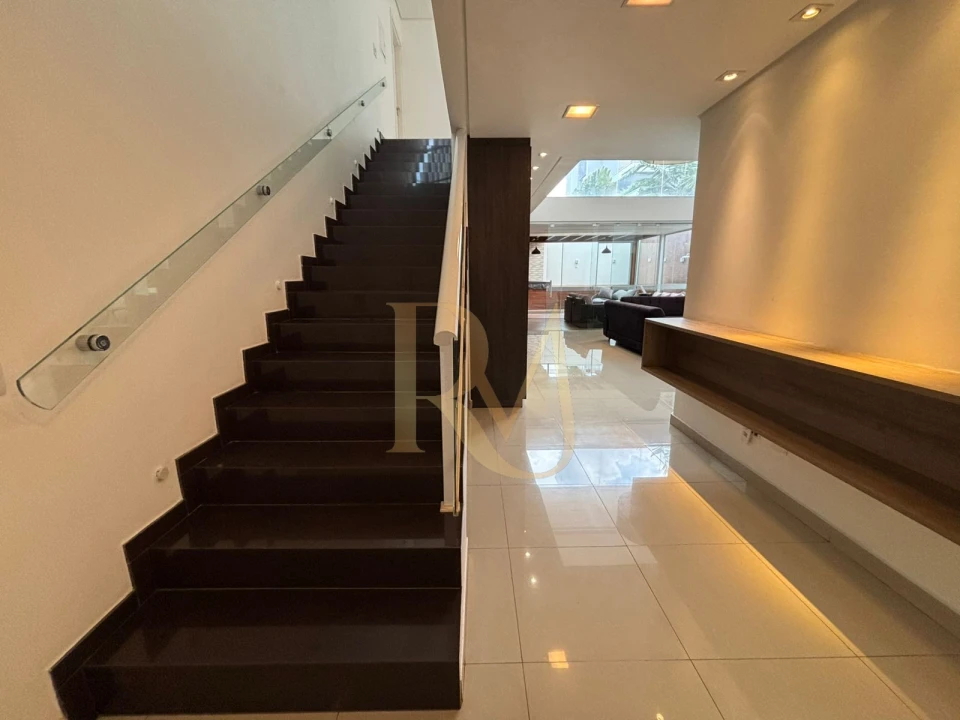 Imagens do imóveis Sobrado a venda Alphaville 1 - Porteira fechada