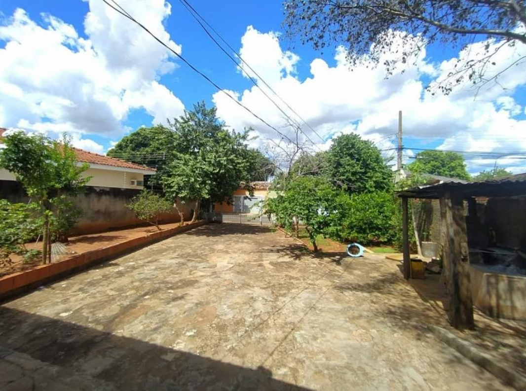Imagens do imóveis Varandas, Pomar e Quintal Espaçoso – Tudo em um Só Imóvel!