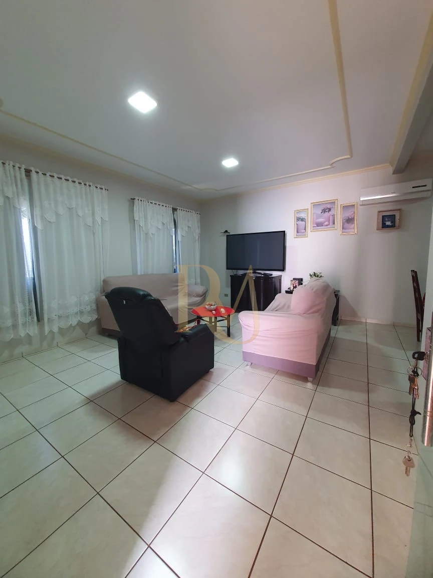 Imagens do imóveis Imóvel Amplo com 3 Quartos, Área Gourmet, Quintal e Placa Solar