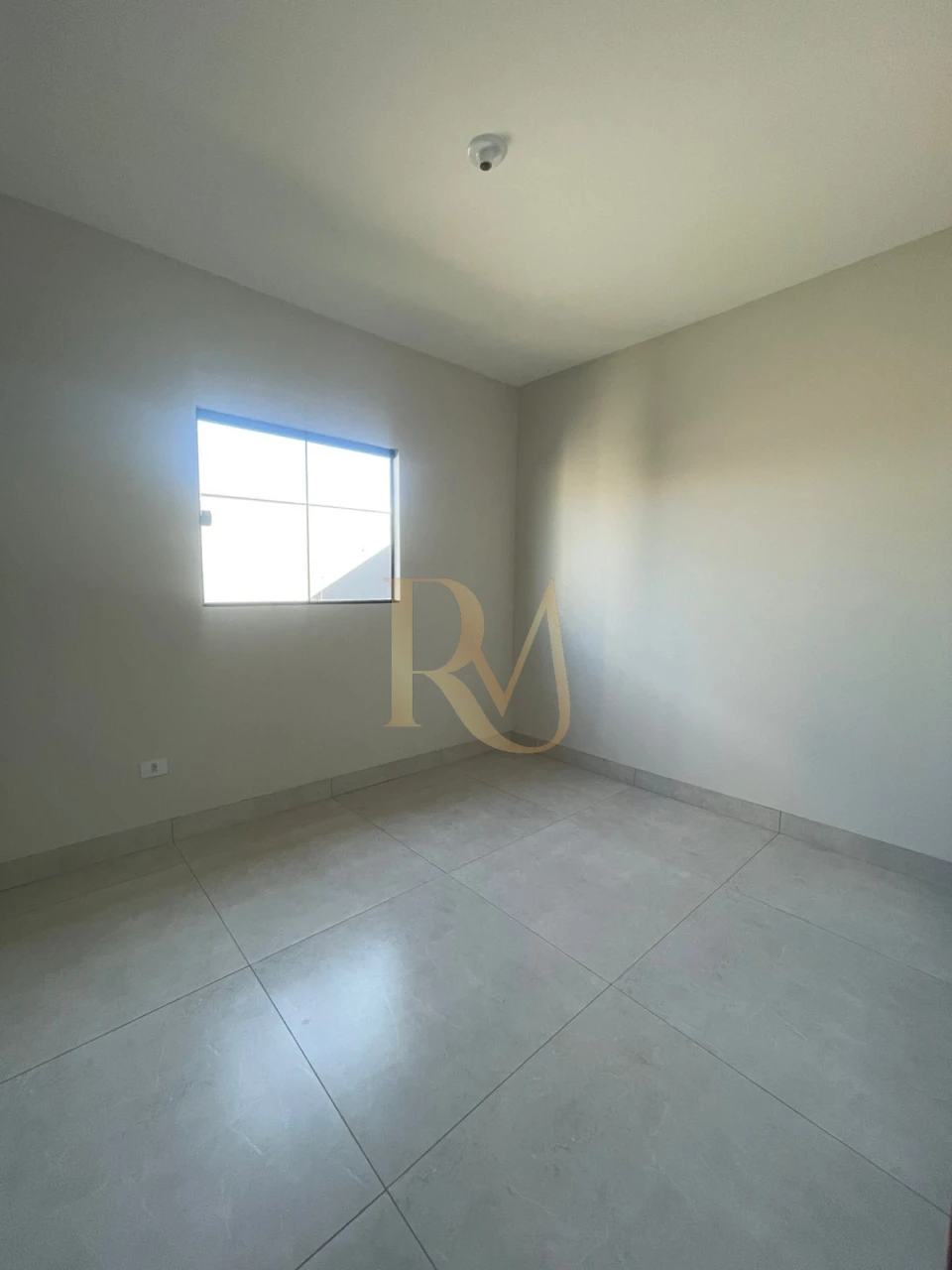 Imagens do imóveis CASA A VENDA FIGUEIRAS DOS PARQUE - 2 QUARTOS