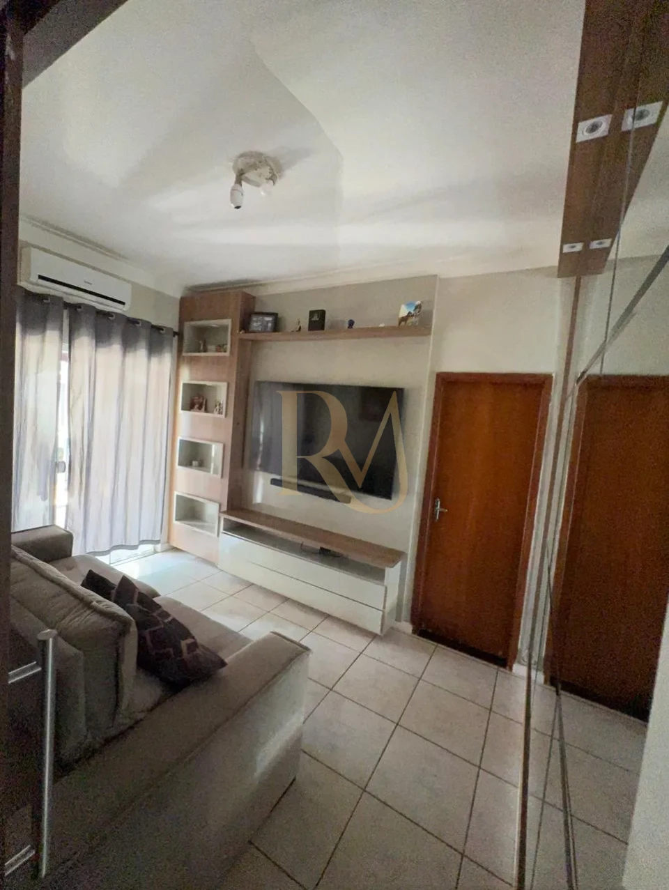 Imagens do imóveis IMOVEL BAIRRO PANAMA COM PISCINA