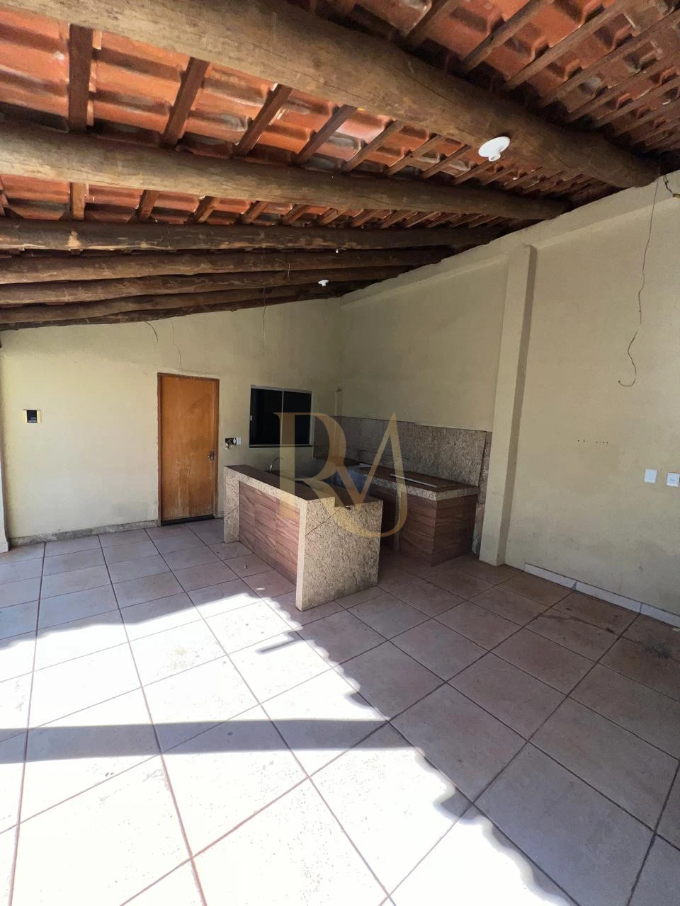 Imagens do imóveis Imóvel a venda- 03 quartos e área nos fundos