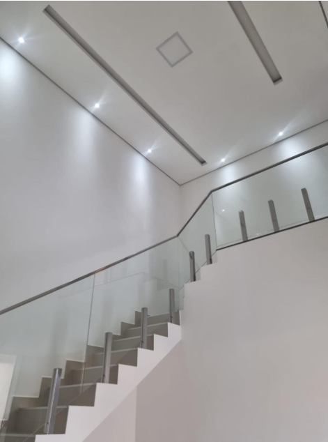 Imagens do imóveis Elegância e Conforto em Cada Detalhe – Casa Completa em Terreno de 241m