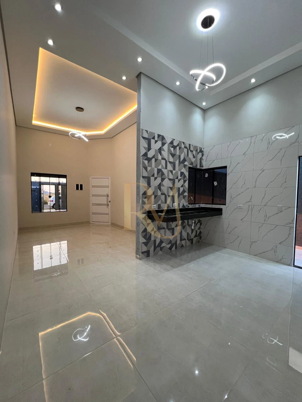 Imagens do imóveis CASA MODERNA COM AREA GOURMET NO FIGUEIRAS DO PARQUE