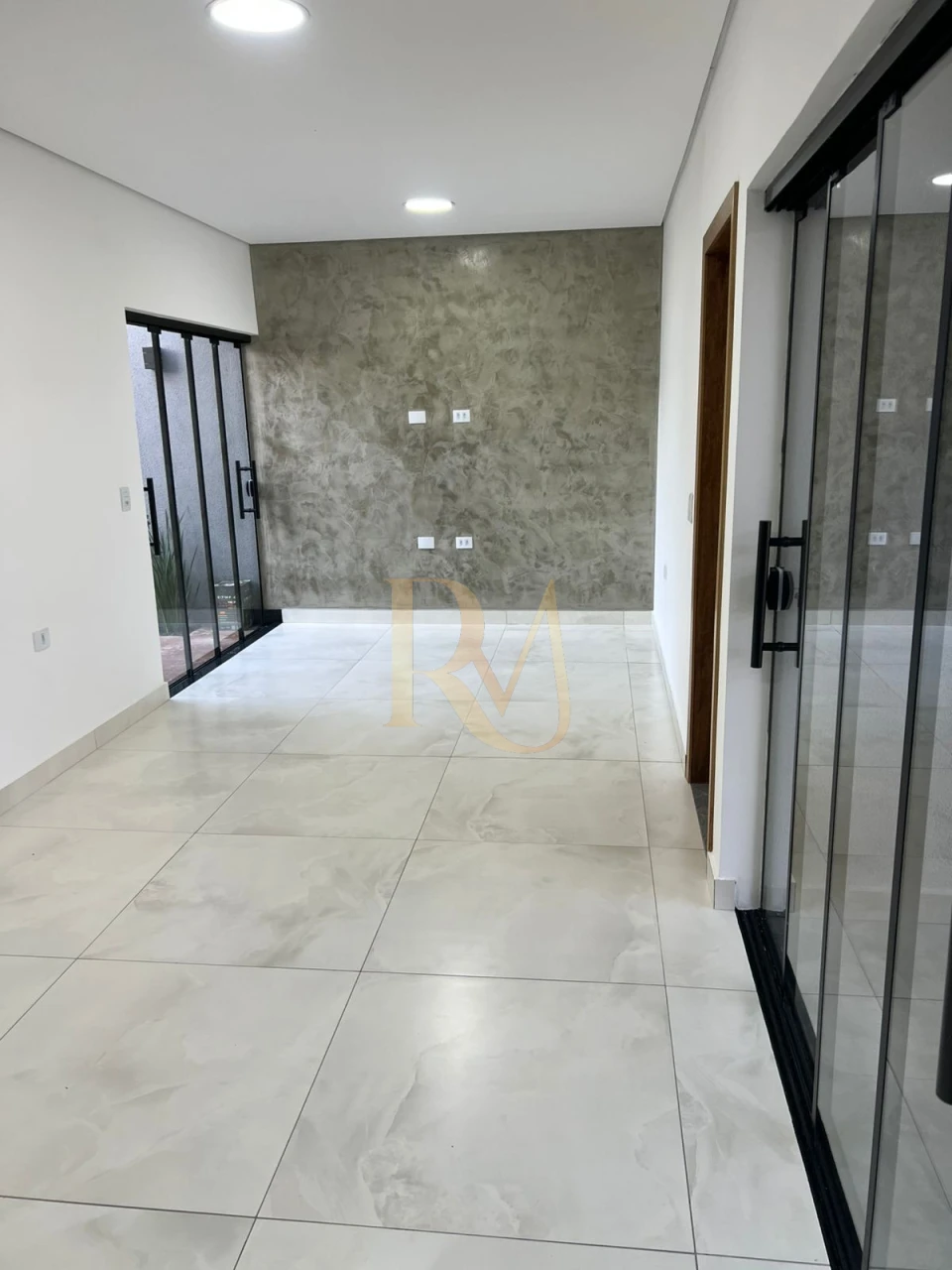 Imagens do imóveis Imóvel com piscina 2 quartos sendo 01 suíte