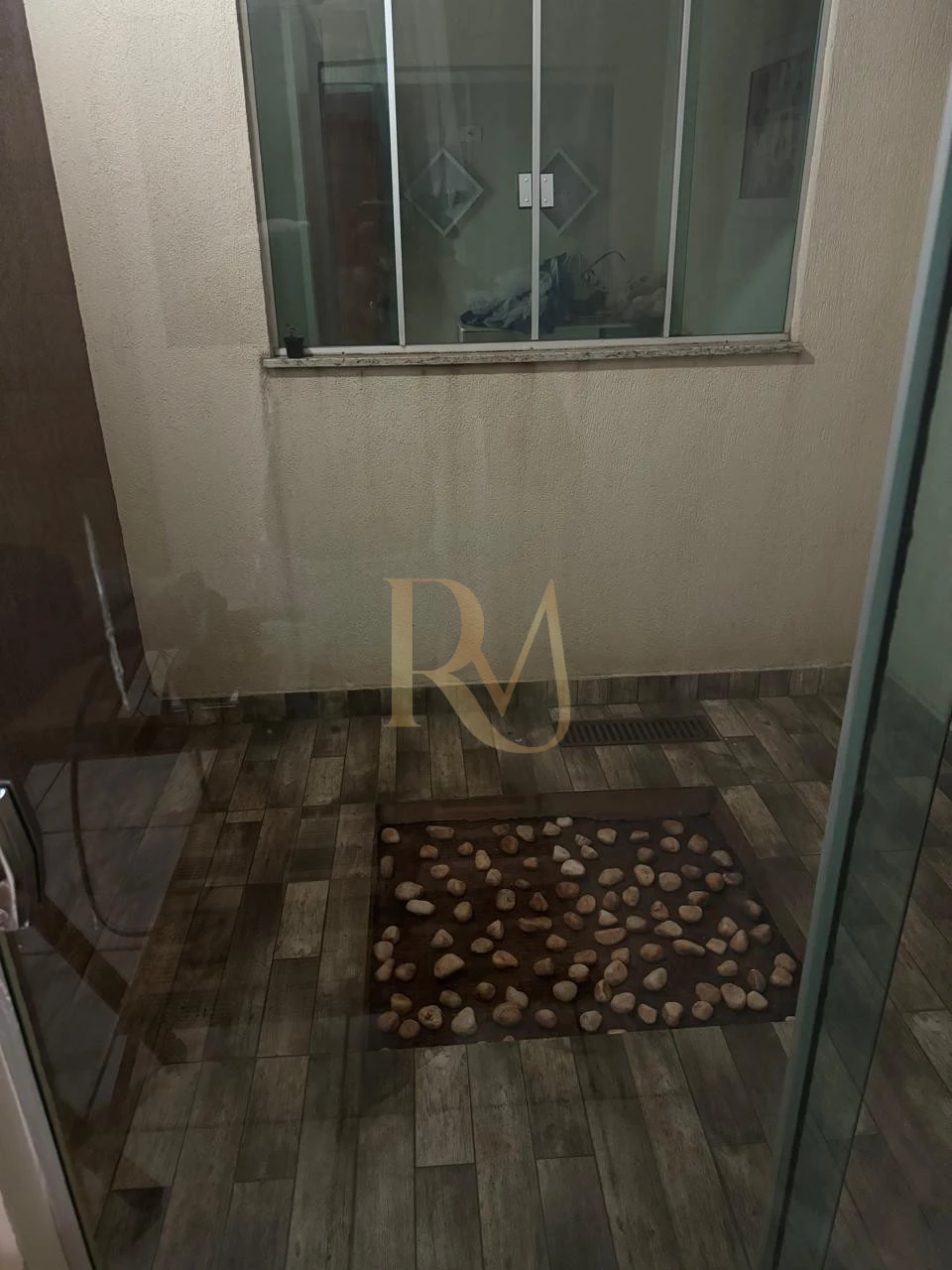 Imagens do imóveis CASA TERREA EXCELENTE LOCALIZACAO 3 QUARTOS