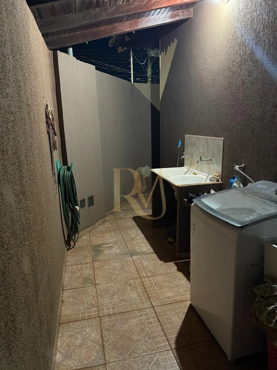 Imagens do imóveis CASA TERREA EXCELENTE LOCALIZACAO 3 QUARTOS