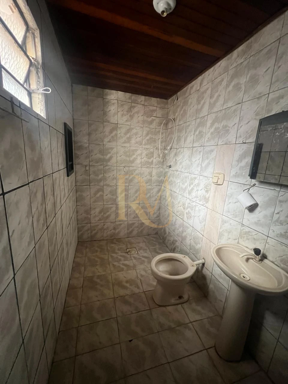 Imagens do imóveis Imóvel a venda- 03 quartos e área nos fundos