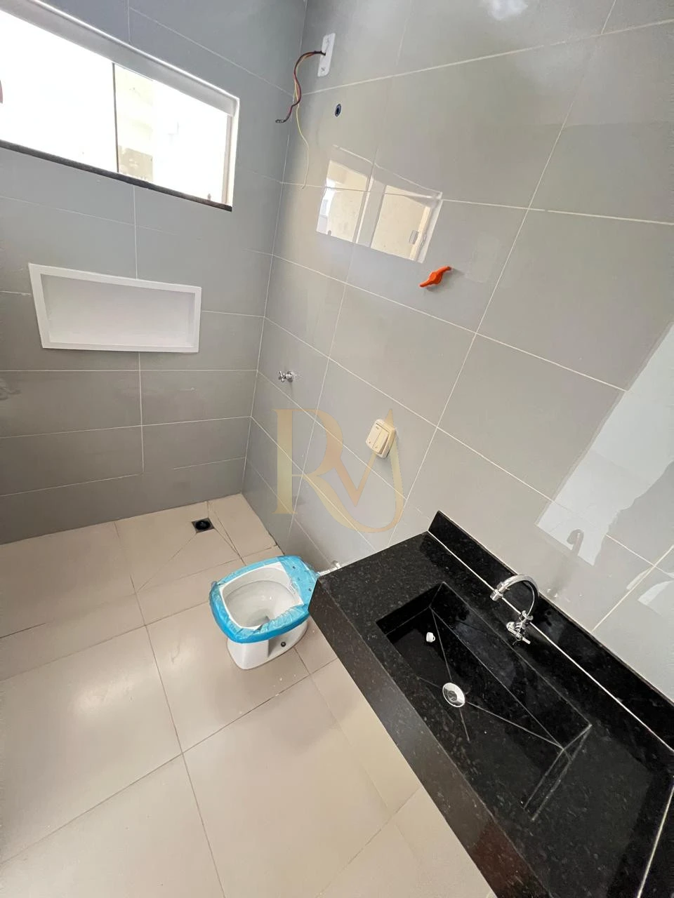 Imagens do imóveis CASA MODERNA COM AREA GOURMET NO FIGUEIRAS DO PARQUE