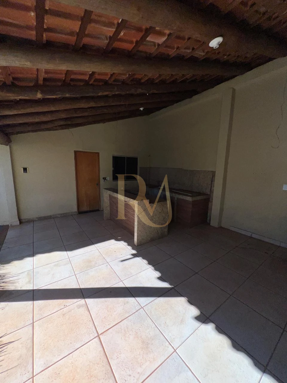 Imagens do imóveis Imóvel a venda- 03 quartos e área nos fundos