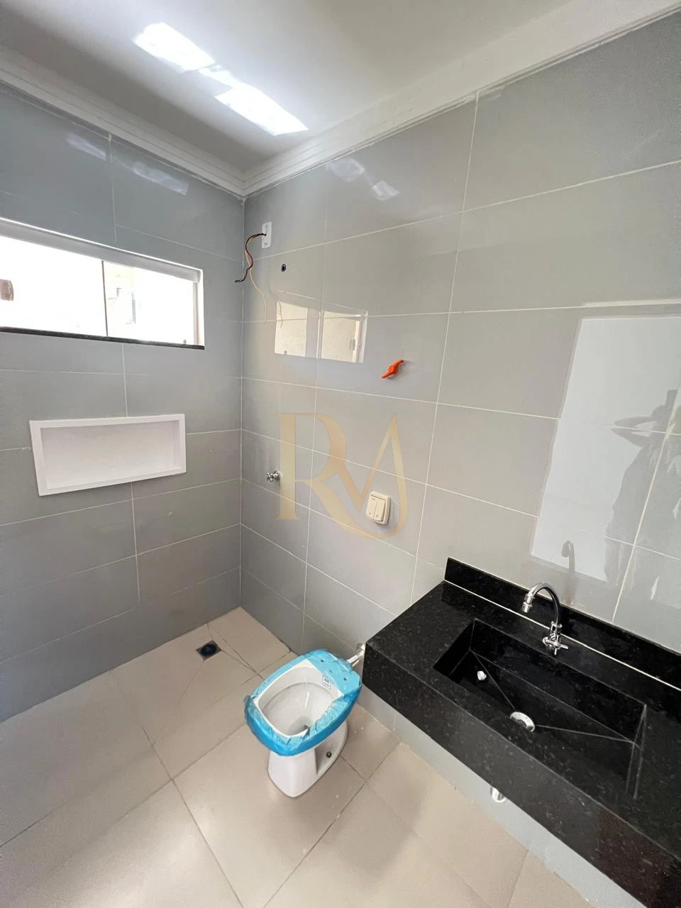 Imagens do imóveis CASA MODERNA COM AREA GOURMET NO FIGUEIRAS DO PARQUE