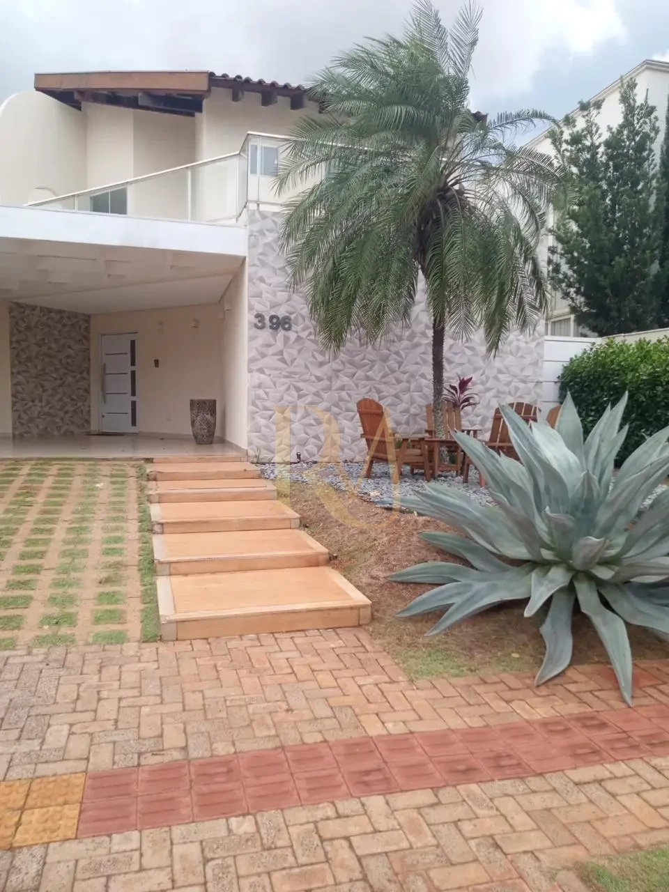 Imagens do imóveis Sobrado a venda Alphaville 1 - Porteira fechada