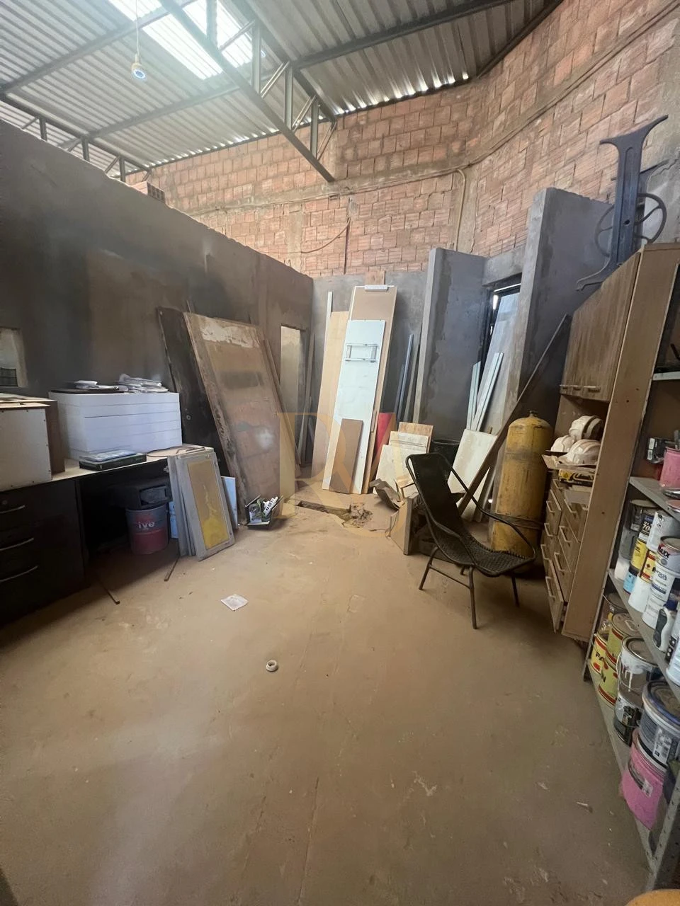 Imagens do imóveis Imóvel de Esquina com Ponto Comercial em Funcionamento – Oportunidade Única!
