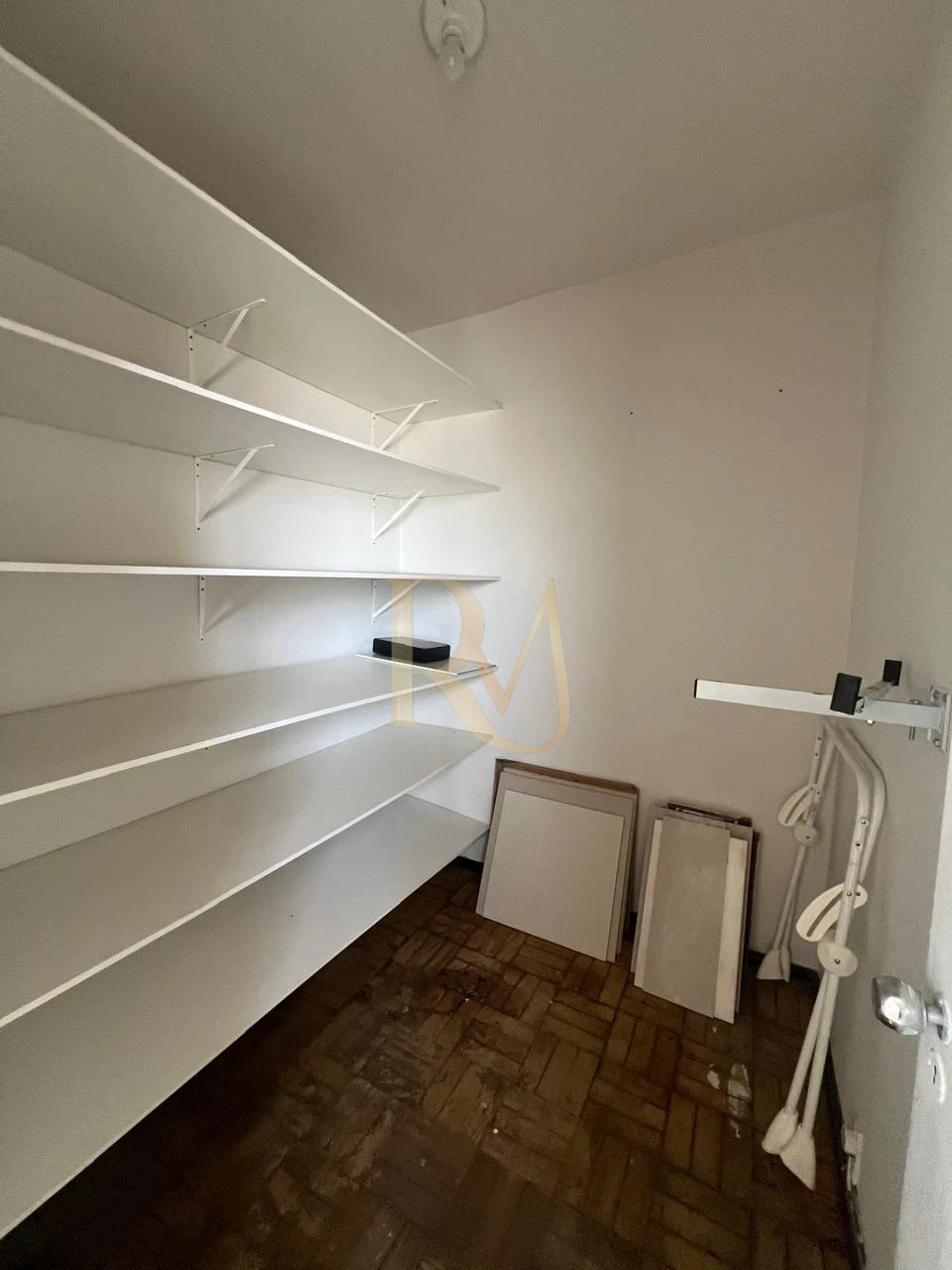 Imagens do imóveis OPORTUNIDADE APTO EDIFICIO DONA NETA