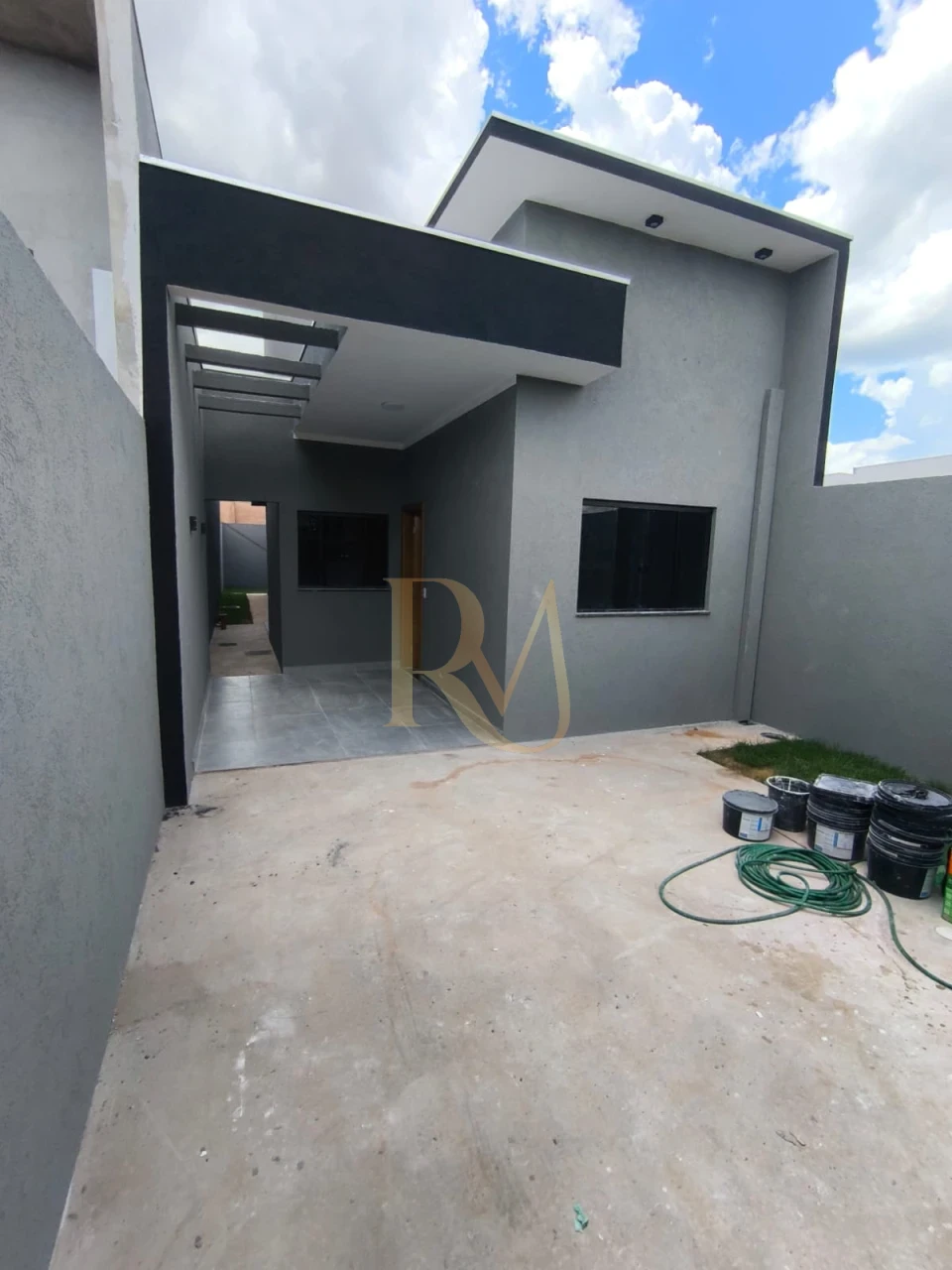 Imagens do imóveis CASA A VENDA FIGUEIRAS DOS PARQUE - 2 QUARTOS