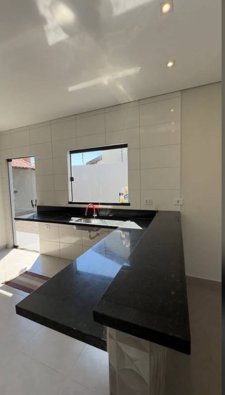 Imagens do imóveis Casa com com cozinha americana a venda.