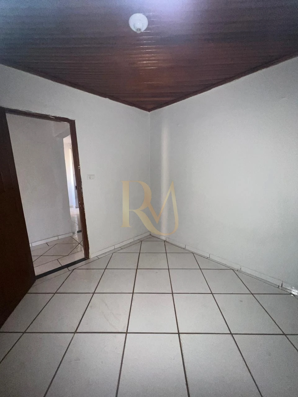 Imagens do imóveis Imóvel a venda- 03 quartos e área nos fundos