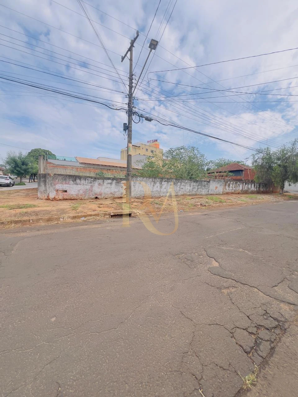 Imagens do imóveis terreno em ótimo localização- Prox. Euller 360m2 esquina