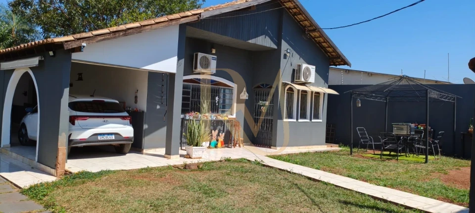 Imagens do imóveis Imóvel avenda no bairro santo Antônio com edícula no fundo