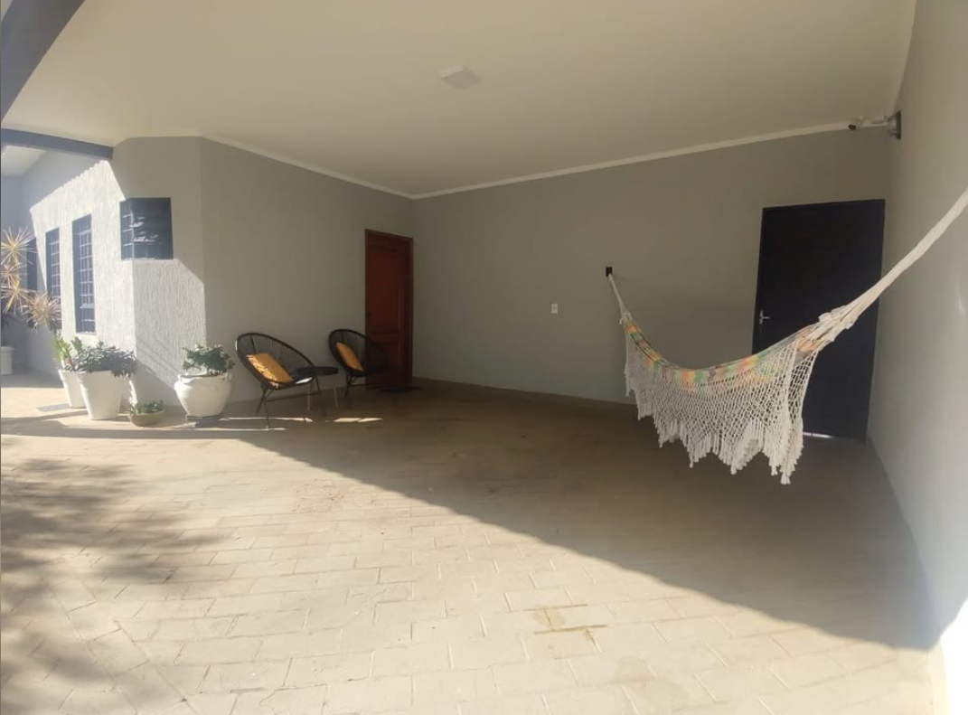 Imagens do imóveis Imóvel a venda com piscina e Câmeras de segurança
