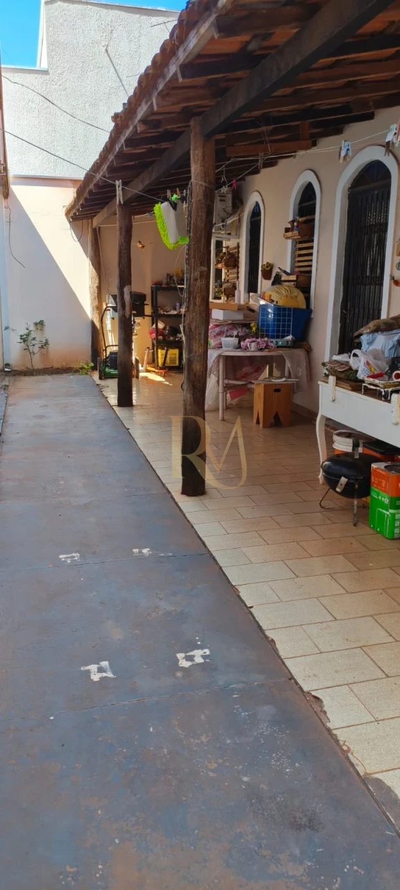 Imagens do imóveis Imóvel avenda no bairro santo Antônio com edícula no fundo