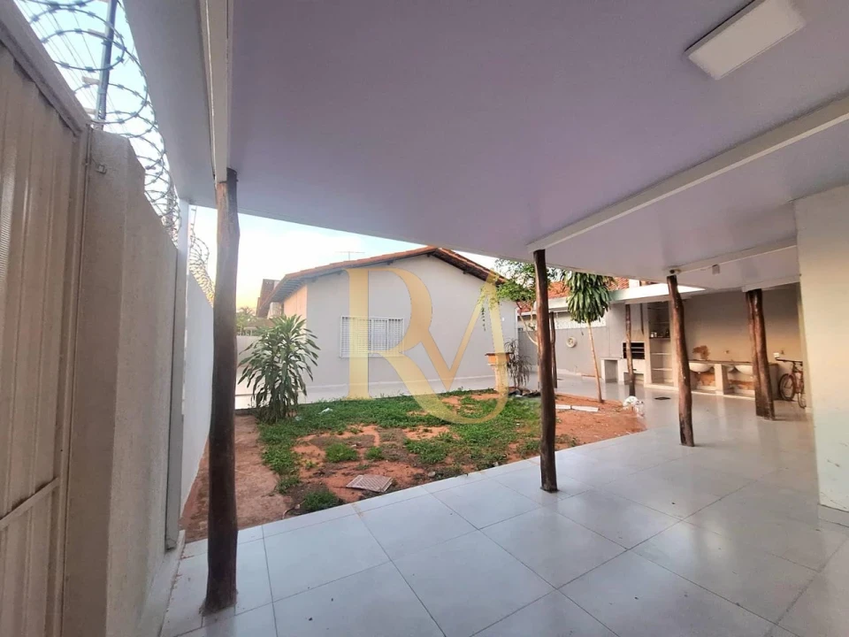 Imagens do imóveis Imóvel de esquina dupla aptidão- excelente localização