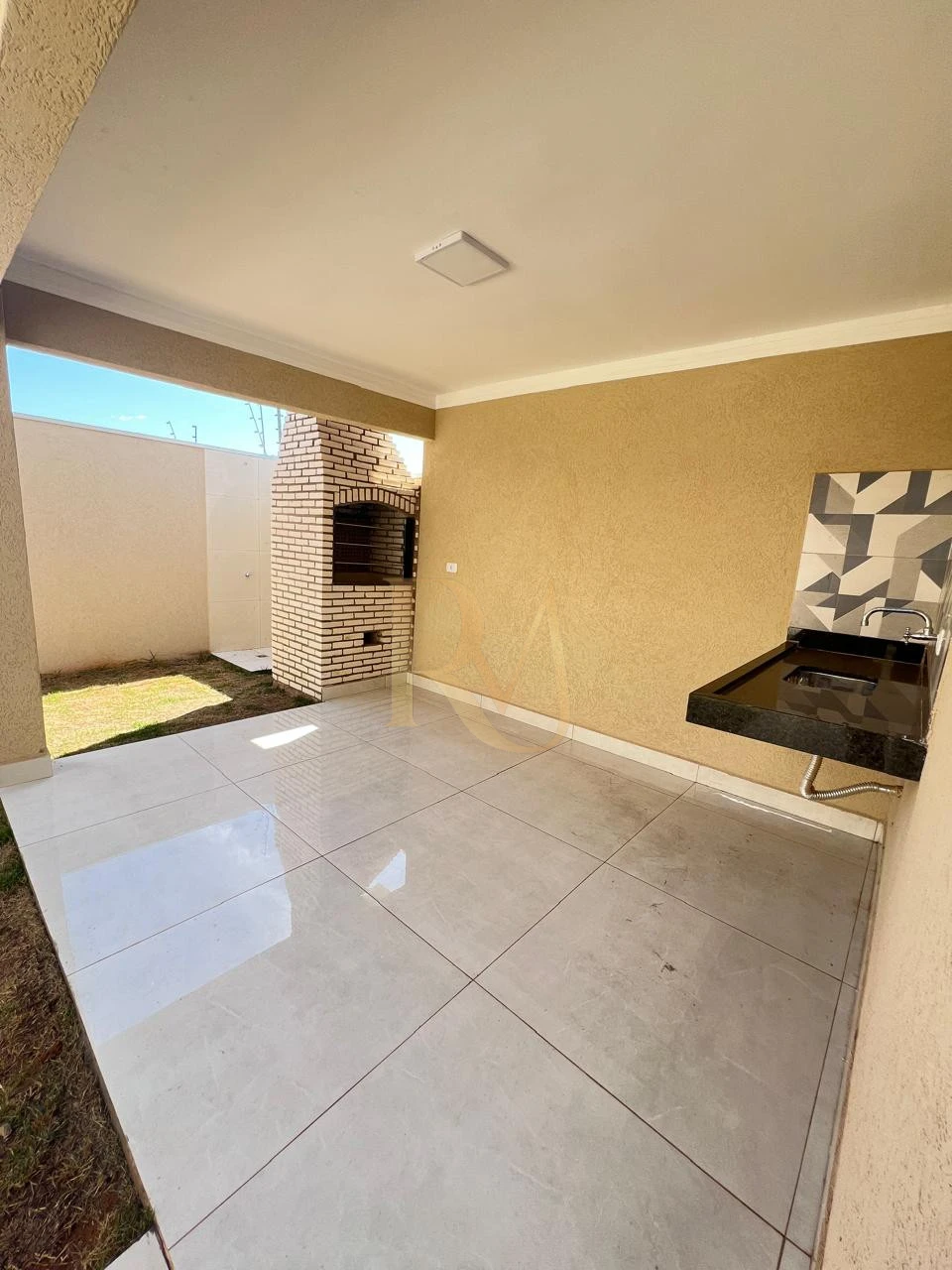 Imagens do imóveis CASA MODERNA COM AREA GOURMET NO FIGUEIRAS DO PARQUE