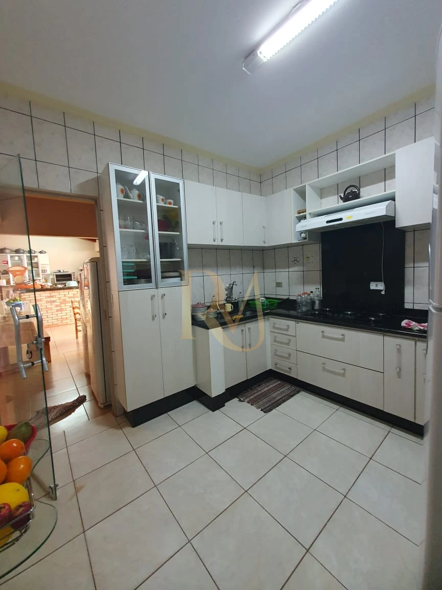 Imagens do imóveis Imóvel Amplo com 3 Quartos, Área Gourmet, Quintal e Placa Solar