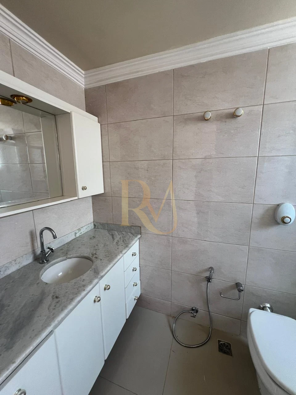 Imagens do imóveis OPORTUNIDADE APTO EDIFICIO DONA NETA