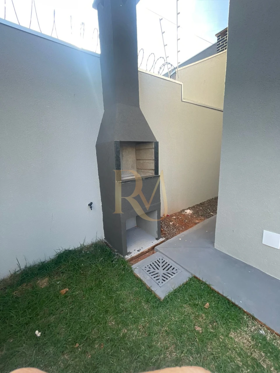 Imagens do imóveis CASA A VENDA FIGUEIRAS DOS PARQUE - 2 QUARTOS