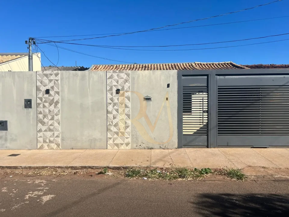 Imagens do imóveis Imóvel a venda- 03 quartos e área nos fundos