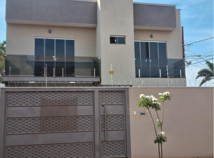 Imagens do imóveis Elegância e Conforto em Cada Detalhe – Casa Completa em Terreno de 241m